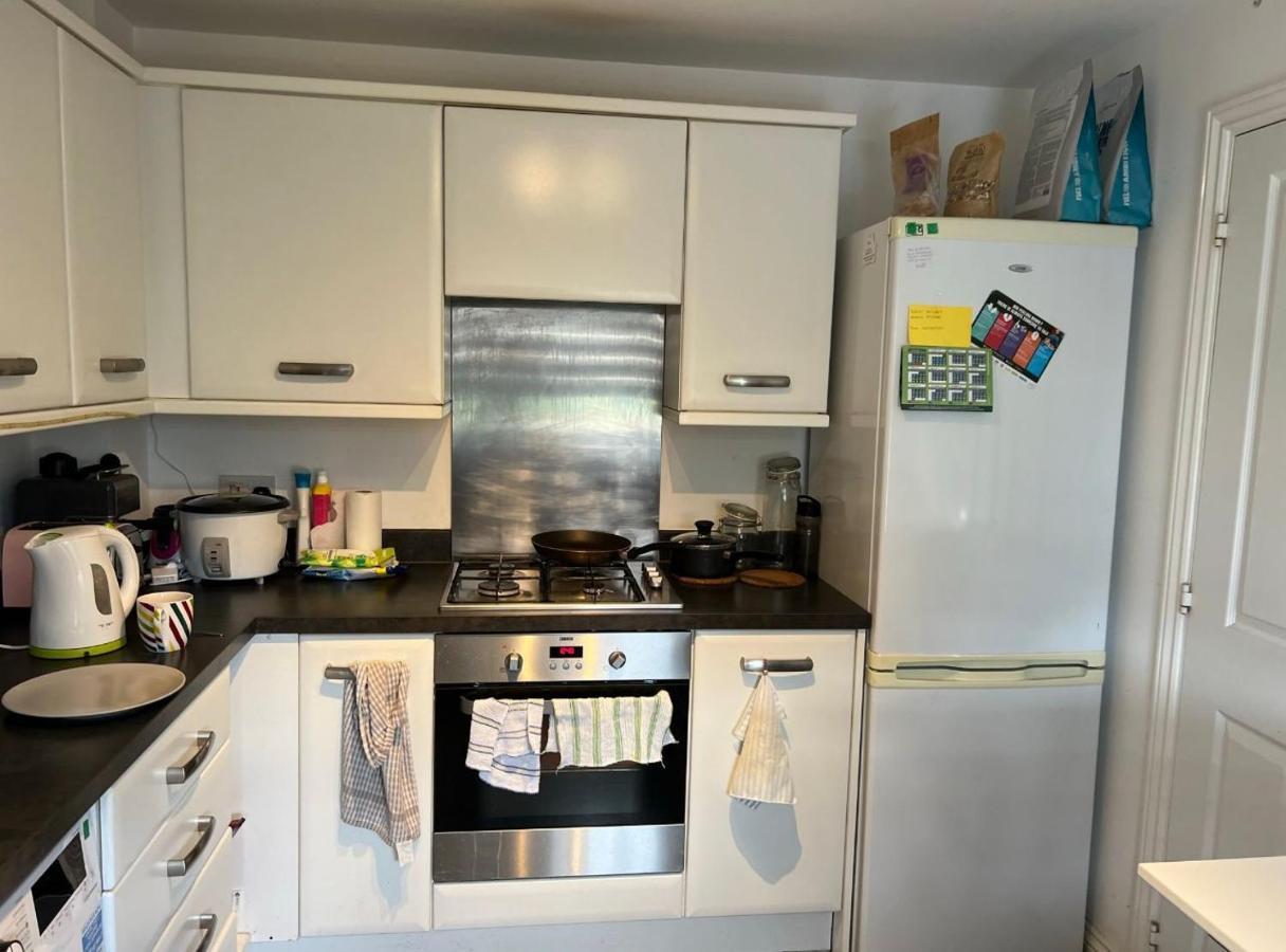 Salimi Apartamento Bridgend  Exterior foto