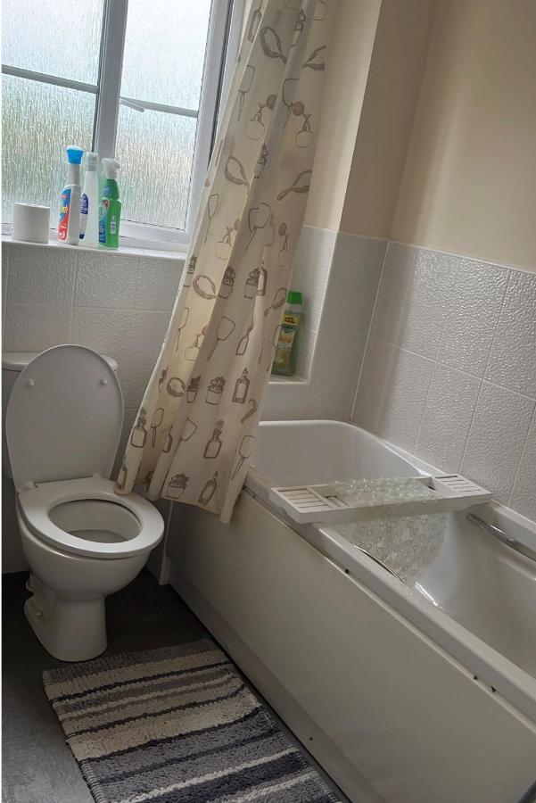 Salimi Apartamento Bridgend  Exterior foto